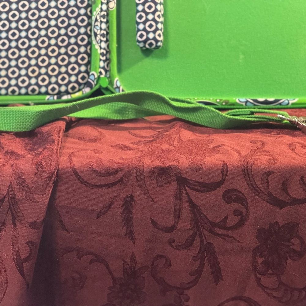 Vera Bradley Laptop Bag Cupcake Green Retired Cottagecore Polka Dots Mandela - Picture 9 of 16